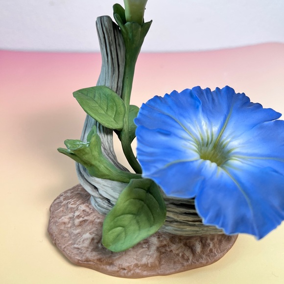 Boehm Vintage Blue Petunia Porcelain Figurine Signed by Helen Boehm 6” As Is - Picture 5 of 11
